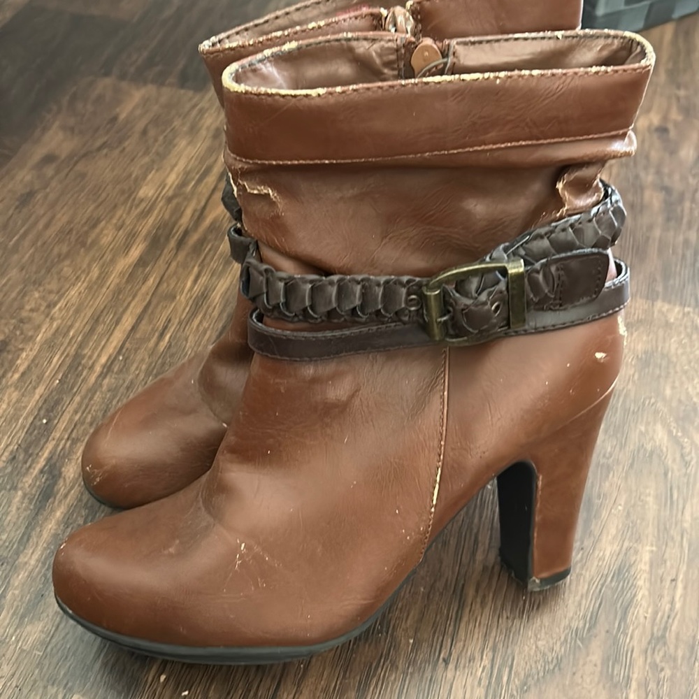 brown boots